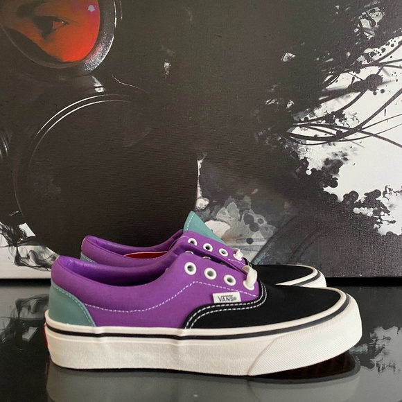 Vans Shoes - WOMENS VANS UA ERA SF BLACK AND PURPLE - NEW